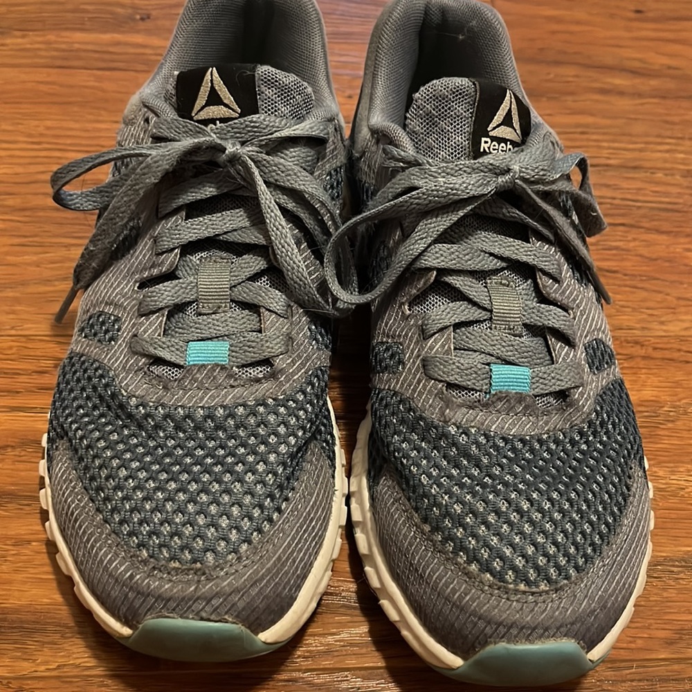 Reebok 7.5 teal blue kicks with memory foam insoles